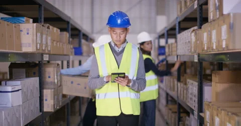 4K Time lapse of busy workers in industrial warehouse Stock-Footage 59898164