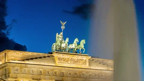 4K, Time Lapse, Closeup Onto Quadriga, , Brandenburg Gate, Berlin Stock-Footage 139847615