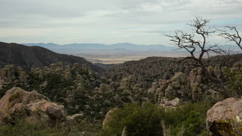 4K time lapse of clouds and rock pinnacles in Chiricahua national monument 스톡 동영상 166577642