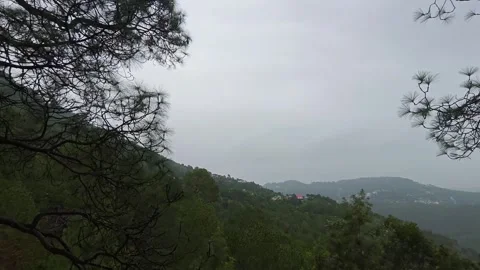 4K Time Lapse of Clouds over the Hills, Kasauli, Himachal Pradesh, India Vídeo Stock 341466160