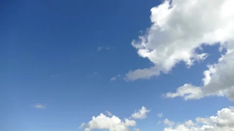 4k time lapse clouds - sky background - blue sky, sunny day, bright clouds Stock-Footage 107787550