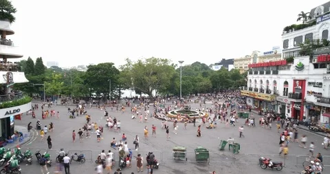 4k time lapse of crowd of anonymous people walking Stock Footage 115787804