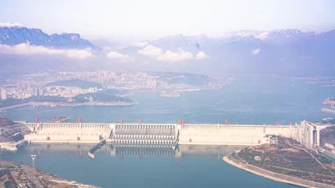 4K time-lapse footage of Three Gorges Dam and Yangtze River with sea of clou Video stock 336551833