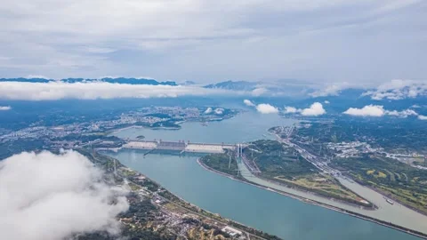4K time-lapse footage of Three Gorges Dam and Yangtze River Видео 336551967