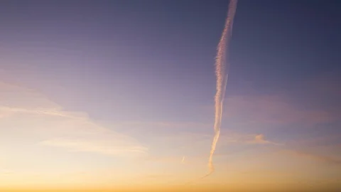 4K time lapse of high sunset colorful sky with light clouds Stock-Footage 121806320