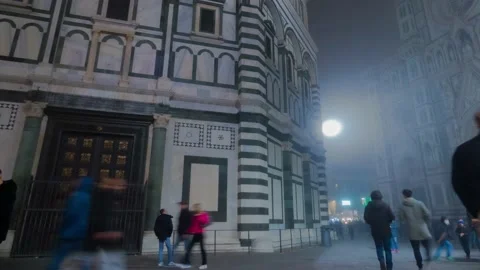 4K Time lapse hyperlapse of Florence, Piazza del Duomo, on the night. Video stock 165604311