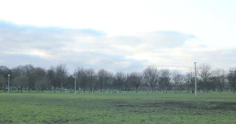 4k Time lapse of the Meadows park in Edinburgh. Video stock 34300072