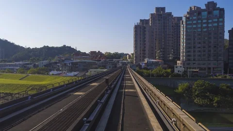 4K Time lapse of Monorail pass the city in Taipei city Stock-Footage 122818564