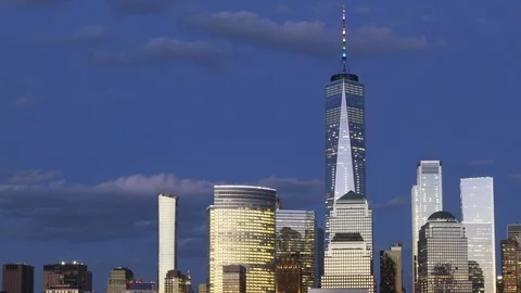 4k Time-Lapse of One World Trade Center Lit Up Stockbeeldmateriaal 92146231