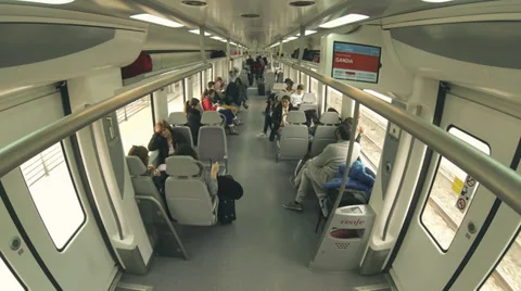 4K Time lapse of passangers inside a train 動画素材 35726953