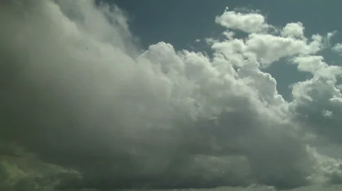 4K Time Lapse Shows Small Thunderstorm Anvil Forming Video stock 54729095
