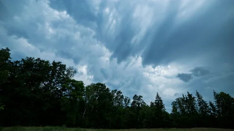 4k time lapse with stormy sky over forest. 스톡 동영상 201587360