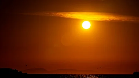 4k time lapse sun rise footage hight quality and  clouds in the sky Vídeo Stock 124282147