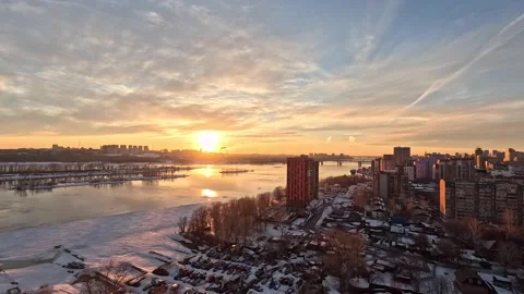 4K Time Lapse Of The Sun Setting Behind the Ob River, Novosibirsk City Video stock 236746799