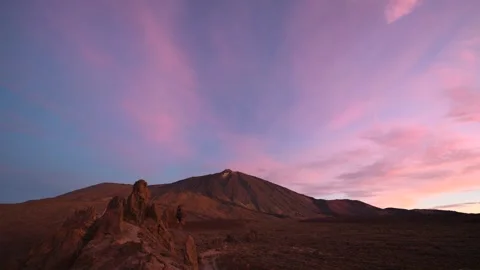4K Time Lapse of Sunrise over Teide Volcano and Roques de Garcia with Colorful C Stock Footage 319958376