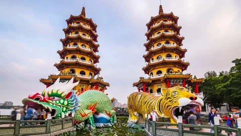 4k Time lapse of Tourists visiting Dragon and Tiger Pagodas in Kaohsiung,Taiwan Stock Footage 124195443