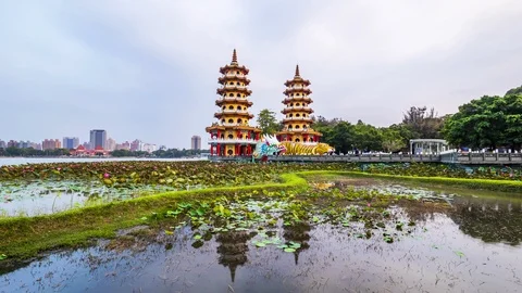 4k Time lapse of Tourists visiting Dragon and Tiger Pagodas in Kaohsiung,Taiwan Stock Footage 124195855