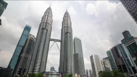 4k time lapse at Traffic light intersection with traffic and pedestrians ne.. Stock-Footage 252573908