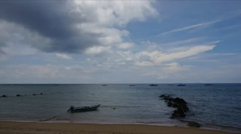 4K time lapse video of tropical beach with blue sky Stock Footage 49097200