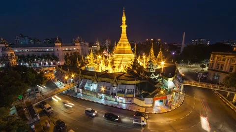 4K time-lapse view of Sule Pagoda with traffic in Yangon, Myanmar Stock Footage