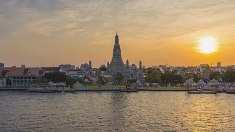 4K Time lapse of Wat Arun Temple at sunset Stock Footage 123926327