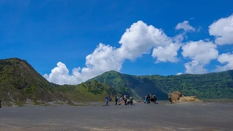 4K Time lapse of whispering sands in Bromo Tengger Semeru national park Stock Footage 89038062