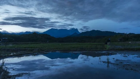 4K timelapse of beautiful sunrise with reflection at Kota Belud, Sabah, Malaysia 스톡 동영상 121260733