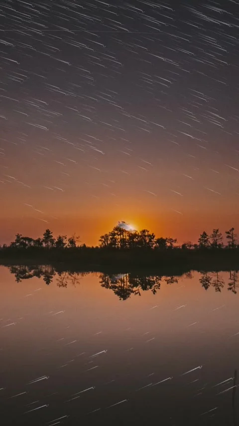 4k Timelapse. Bright Dramatic Trails Of Stars And Meteors. Stars Effect In Sky 스톡 동영상 262136830