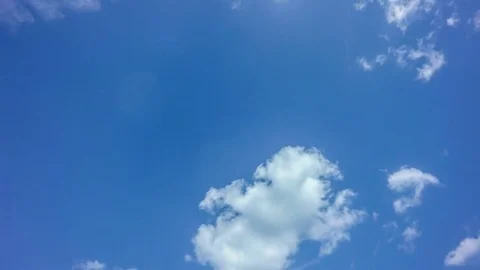 4k timelapse daytime sky with fluffy clouds, alpha chanel, Looping video Stock Footage 77136266