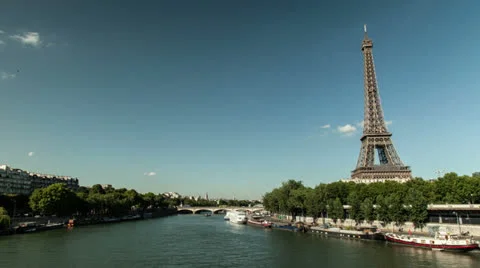 4k Timelapse of the Eiffel tower and the Seine with boats. Ultra high definition Stock Footage 26740689