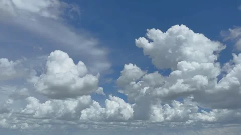 4K Timelapse Flowing Clouds In The Sky White Clouds Moving Fast Sky. Stock Footage 321574658