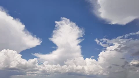 4K Timelapse Flowing Clouds In The Sky White Clouds Moving Fast Sky. Stock Footage 321574665
