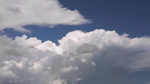4K Timelapse Flowing Clouds In The Sky White Clouds Moving Fast Sky. Stock Footage 321574741