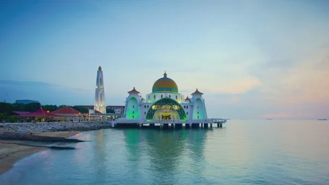 4k Timelapse of Malacca Straits Mosque during sunrise with left to right effect Video stock 103236169