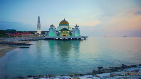 4k Timelapse of Malacca Straits Mosque during magnificent sunset. 스톡 동영상 103237514
