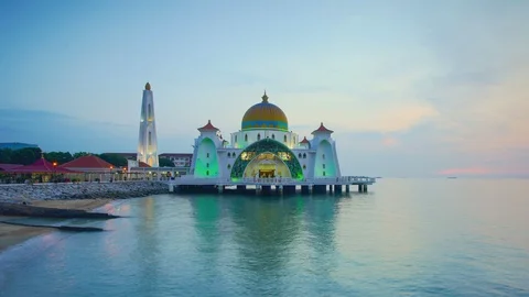 4k Timelapse of Malacca Straits Mosque during magnificent sunset. 스톡 동영상 103237515