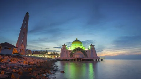 4K Timelapse of Malacca Straits Mosque during sunrise. 스톡 동영상 118732250