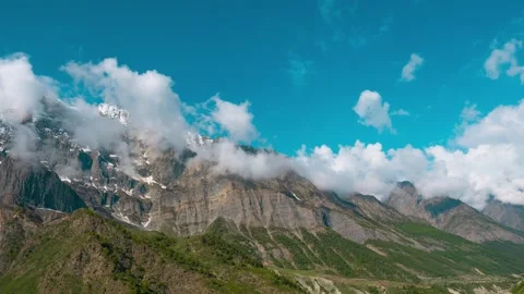 4K Timelapse of monsoon clouds rolling over mountains in Lahaul, Himachal Prades Vídeo Stock 314249170