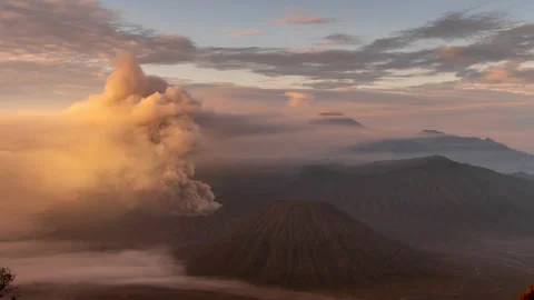 4k Timelapse of Mount Bromo during sunrise Stock Footage 164044724