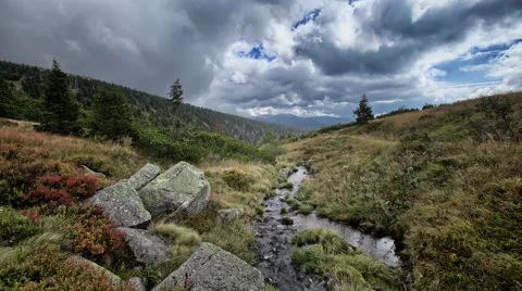 4K timelapse with mountain river Video stock 67896450