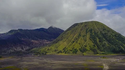 4K Timelapse of moving cloud over mount Bromo Stock Footage 107423062