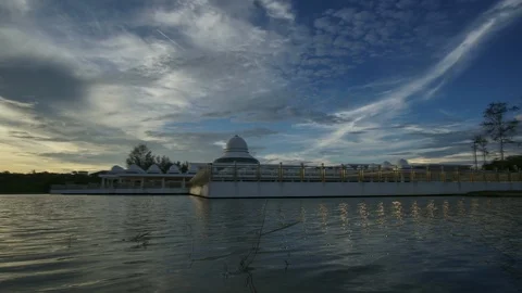 4K Timelapse of An-Nur mosque located in Universiti Teknologi Petronas. Stock Footage 87495125