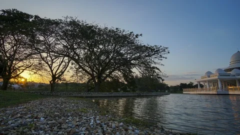 4K Timelapse of An-Nur mosque located in Universiti Teknologi Petronas. Stock Footage 87495935