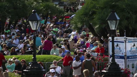 4K Timelapse Pan of Crowd in Jackson Square 動画素材 45152910