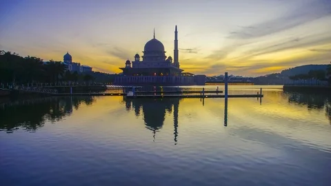 4k Timelapse of Putra Mosque during sunrise Stock Footage 118732871