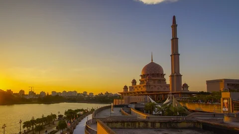 4K Timelapse of Putrajaya Mosque during sunset. Stock Footage 115707654