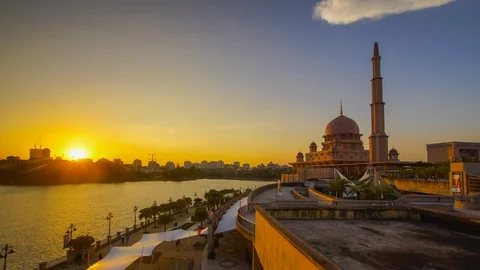 4K Timelapse of Putrajaya Mosque during sunrise. Stock Footage 115736046