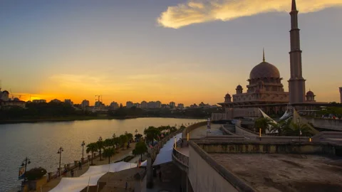 4K Timelapse of Putrajaya Mosque during sunset. Stock Footage 200860087