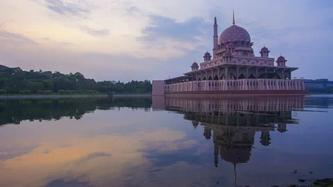 4K Timelapse of Putrajaya Mosque during sunrise. Stock Footage 231746809