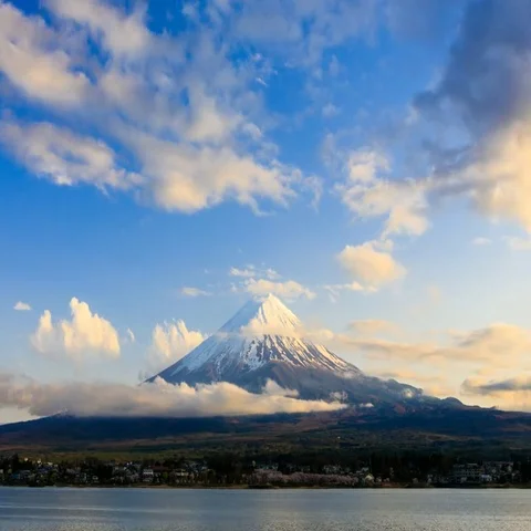 4K Timelapse rolling clouds over Mt.Fuji at sunset, Japan Video stock 69508117
